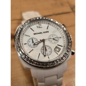 Michael Kors Ladies' Watch 39mm White Chronograph MOP MK-5079. 7.25"